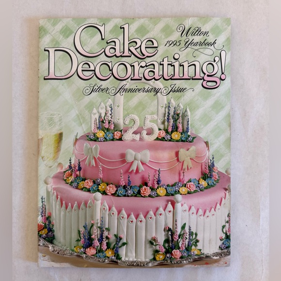 WILTON YEARBOOK Cake Decorating Collection - Picture 6 of 14